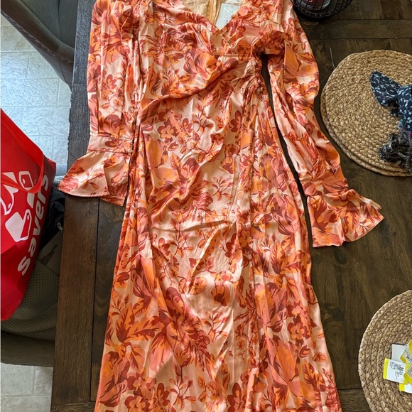 All about May NWT Gorgeous boho floral dress size 6 - Picture 2 of 4